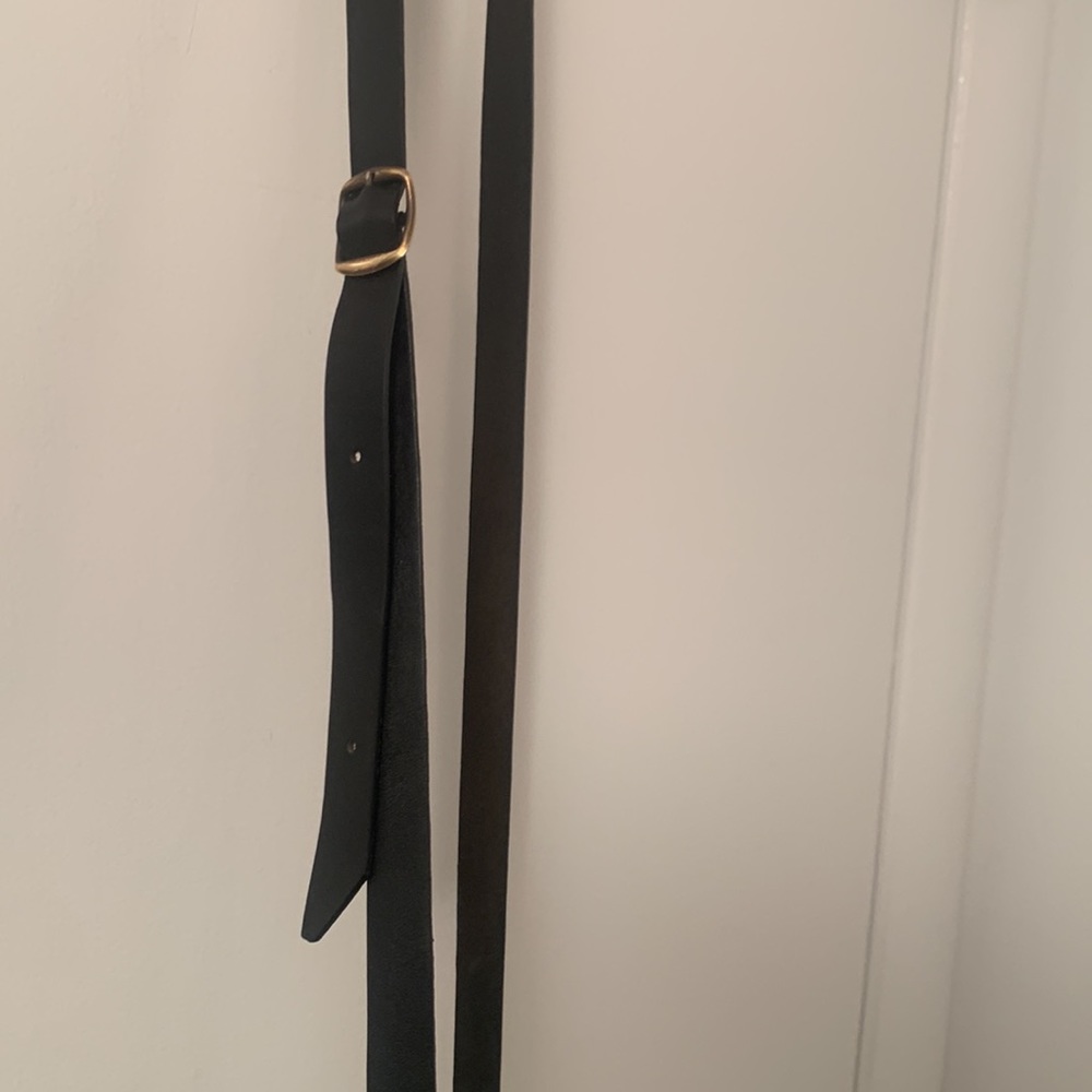 Minimalist Black Leather Crossbody Bag - Picture 3 of 5